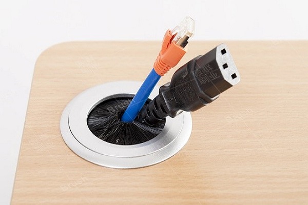 The Quality Of Brush Cable Outlet Is Good -AOQUN